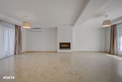 Casă cu 4 camere în Tunari