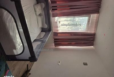Apartament cu 3 camere semidecomandat în Costin Georgian