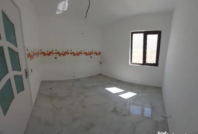Casă cu 5 camere cu Teren 400 Mp în Central