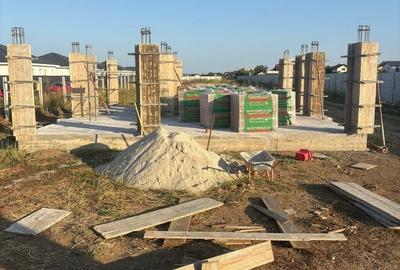 Casă cu 4 camere cu Teren 500 Mp în Central