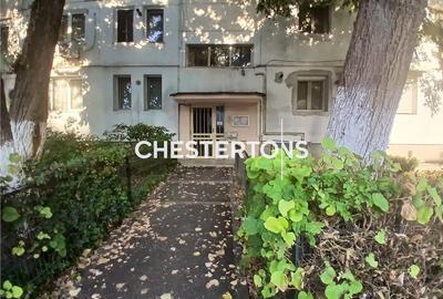 Apartament cu 3 camere semidecomandat în Berceni
