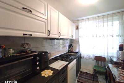 Apartament cu 3 camere semidecomandat în Central