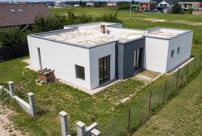 Casă cu 3 camere cu Teren 320 Mp în Moșnița Veche