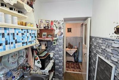 Apartament cu 3 camere semidecomandat în Groapa - 13