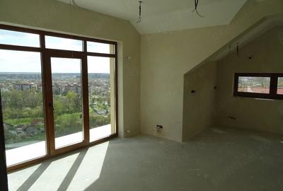 Casă cu Teren 640 Mp în Central