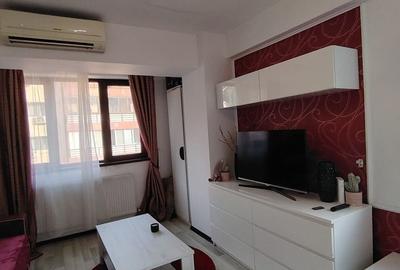 Apartament cu 3 camere în Tei