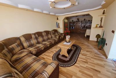 Casă cu Teren 1755 Mp în Măgura