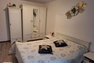 Apartament cu 3 camere, mobilat în Central - 1