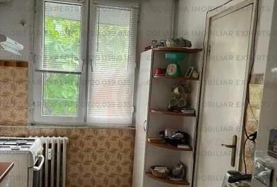 Apartament cu 3 camere semidecomandat în Brâncoveanu