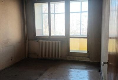 Apartament cu 3 camere semidecomandat în Rahova - 5