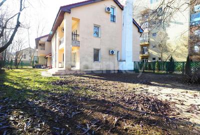 Duplex cu 8 camere cu Canalizare în Iancu Nicolae - 4