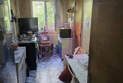 Apartament cu 3 camere în Tei