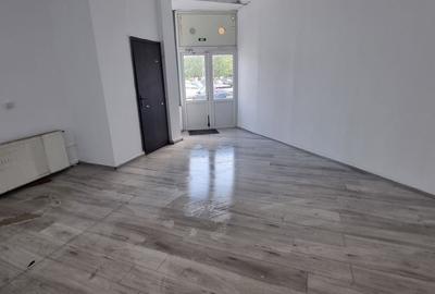 Spațiu comercial, de 40 mp, în Central