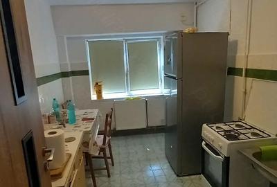 Apartament cu 3 camere decomandat în Casa de Cultură - 2