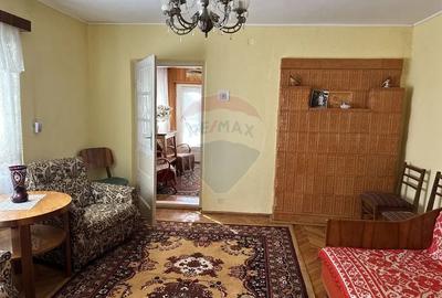 Casă cu 3 camere cu Teren 1045 Mp în Piatra Șoimului