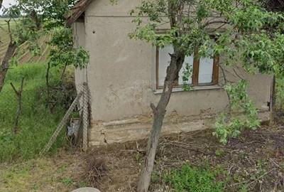 Teren de 3800 mp, în Covăsinț
