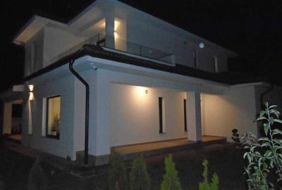 Casă cu 4 camere în Central - 1