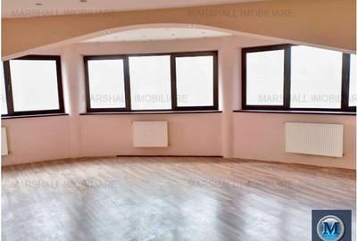 Casă cu 8 camere cu Canalizare în Ultracentral