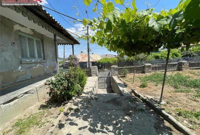 Teren de 466 mp, în Monumentului - 4