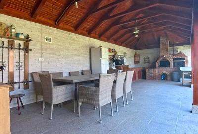 Casă cu Teren 1440 Mp în Central