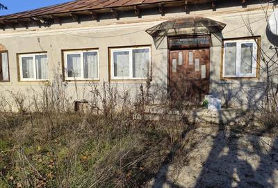 Casă cu 2 camere cu Teren 1600 Mp în Central - 3