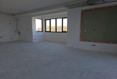 Apartament cu 4 camere semidecomandat în Nord - 9