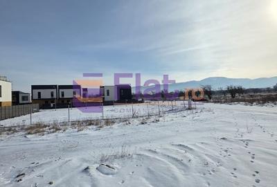 Casă cu 4 camere cu Teren 700 Mp în Central - 2