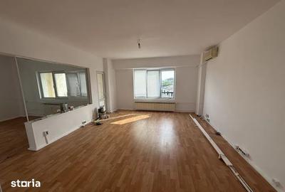 Apartament cu 3 camere decomandat în Decebal