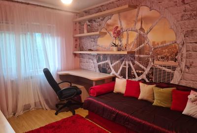 Apartament cu 3 camere decomandat în C5 - 3