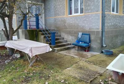 Casă cu Teren 86 Mp în Central