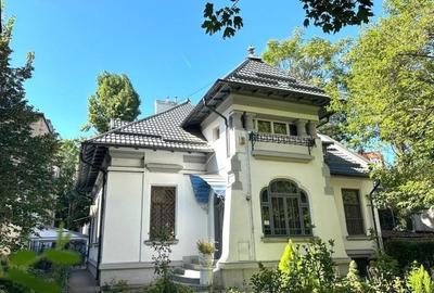 Casă cu 8 camere cu Garaj în Dorobanți