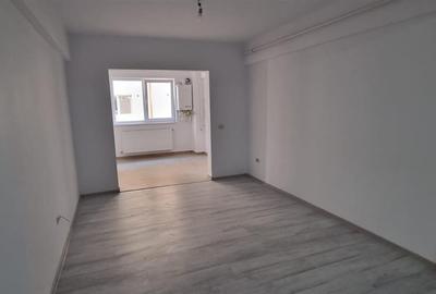 Apartament cu 3 camere semidecomandat în Popas Păcurari