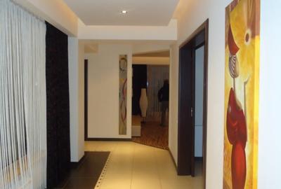 Apartament cu 3 camere în Km 5 - 4