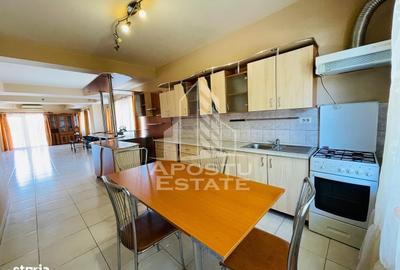 Casă cu 3 camere decomandat în Intim
