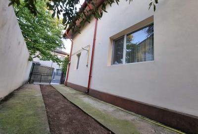 Duplex cu 5 camere cu Canalizare în Giulești - 4