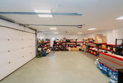 Spațiu comercial, de 322 mp, în Central - 1