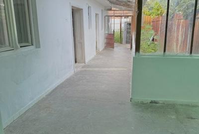 Casă cu 3 camere în Central