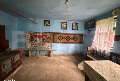 Casă cu 3 camere în Meseșenii de Sus