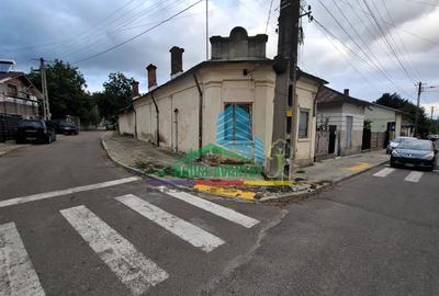 Casă individuală cu 3 camere cu Canalizare în Central