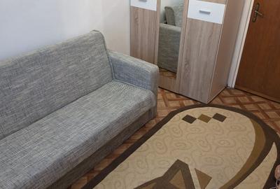 Apartament cu 3 camere decomandat în Roșu - 1