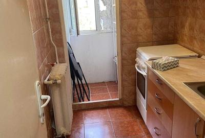 Apartament cu 2 camere semidecomandat în Brâncoveanu