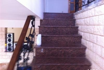 Casă cu 5 camere cu Teren 400 Mp în Teișani - 4
