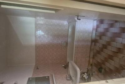 Apartament cu 3 camere semidecomandat în Nord