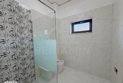 Casă cu 5 camere cu Teren 462 Mp în 1 Mai