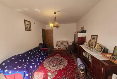 Apartament cu 3 camere decomandat în Rahova - 2