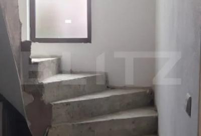 Casă cu 5 camere cu Teren 420 Mp în Central