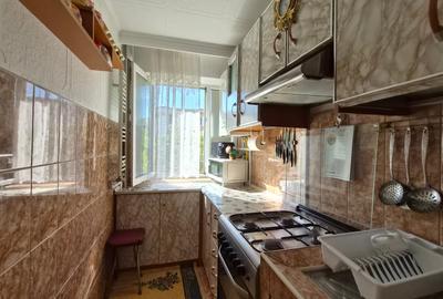 Apartament cu 2 camere semidecomandat în Km 5 - 17