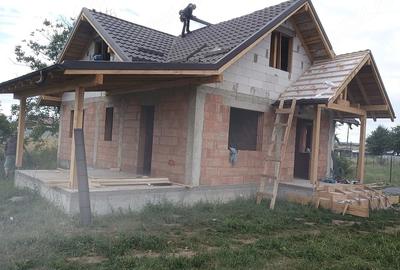 Casă cu 3 camere cu Teren 600 Mp în Dumbrava