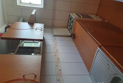 Apartament cu 2 camere decomandat în Crețuleasca