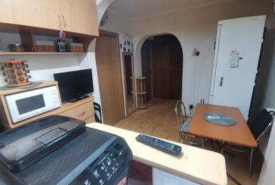 Apartament cu 3 camere decomandat în Traian